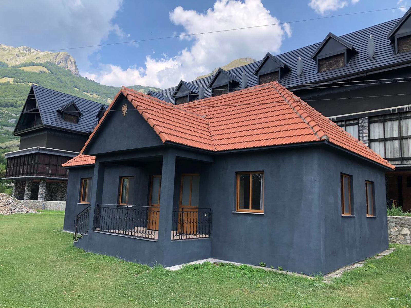 Gjestgiverier Alpine *